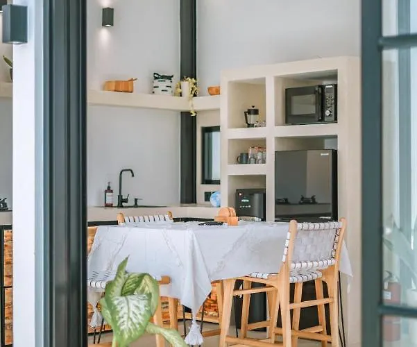 Cha Cha: Stylish 1 Bedroom In Pererenan Villa